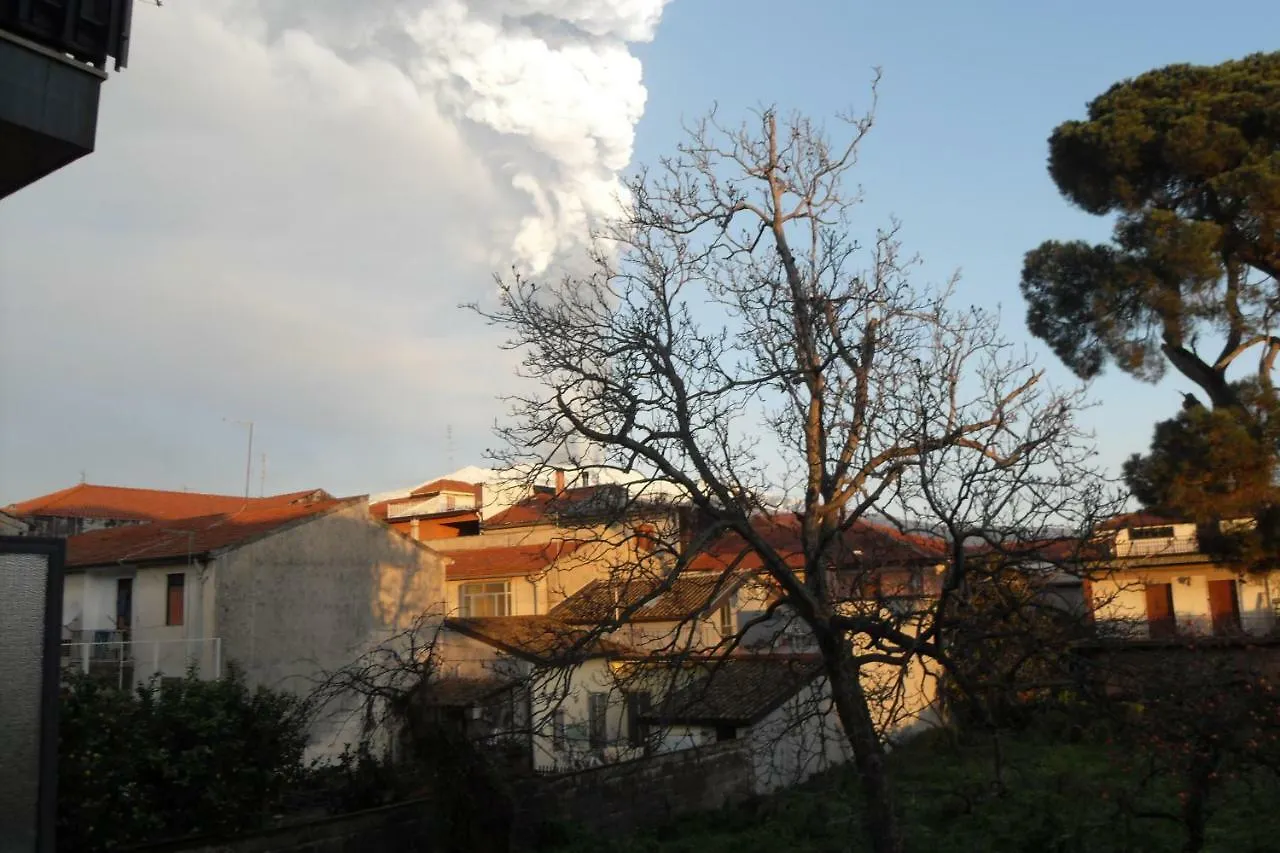 B&B Vicolo Del Chiostro Aci SantʼAntonio 住宿加早餐酒店