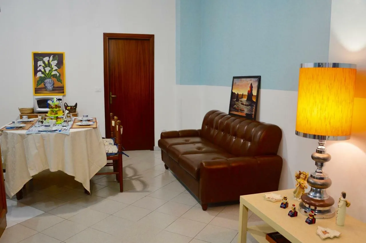 住宿加早餐酒店 B&B Vicolo Del Chiostro Aci SantʼAntonio